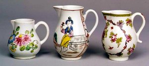 3つの磁器の水差し（セラミック）